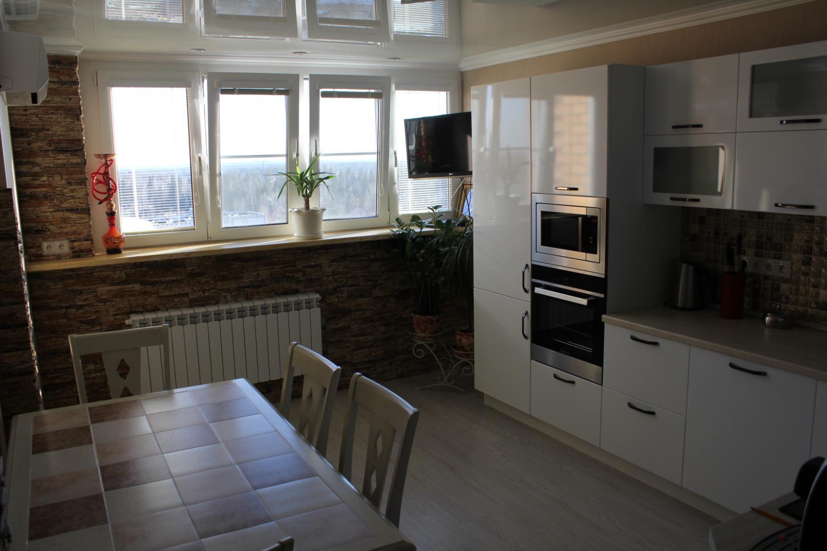 Кухня соединить с балконом дизайн фото