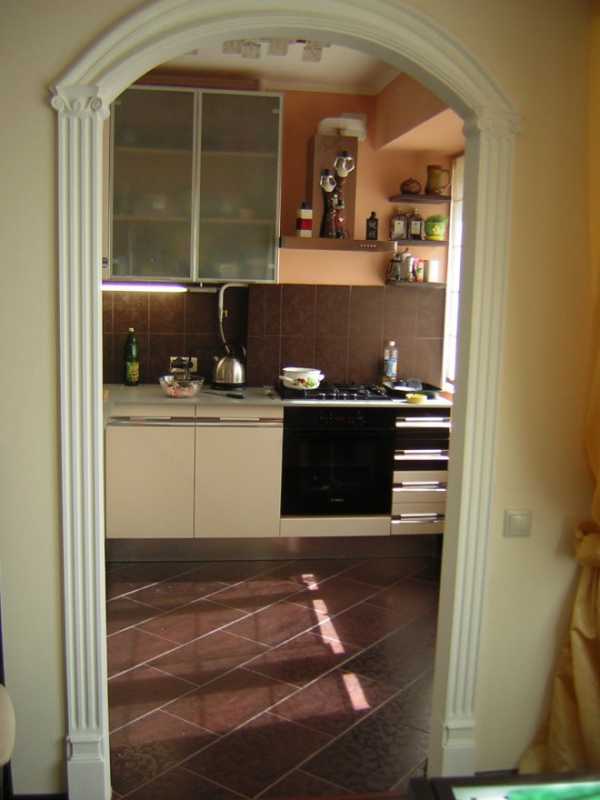 Вход в кухню без дверей фото
